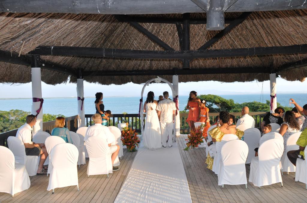 Anchorage Beach Resort Viseisei Екстер'єр фото